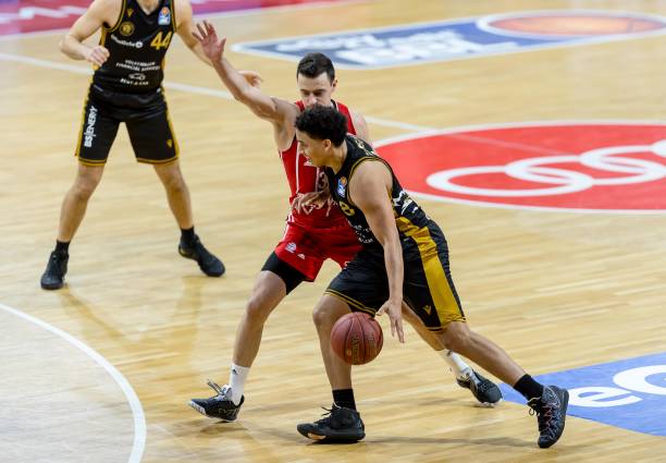 浓墨重彩的 浓墨重彩的