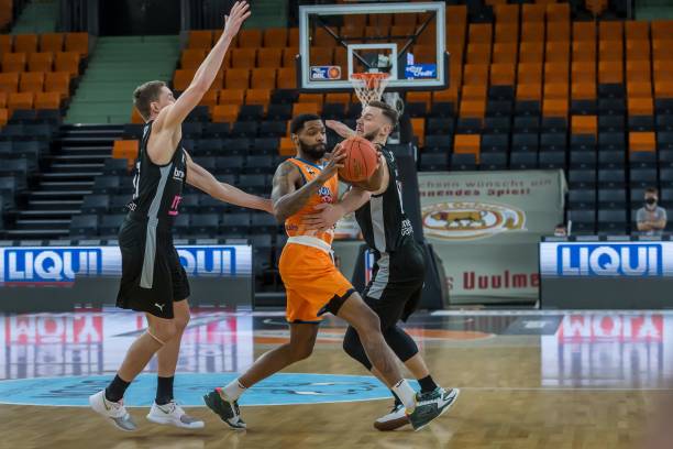 让对手顾此 让对手顾此